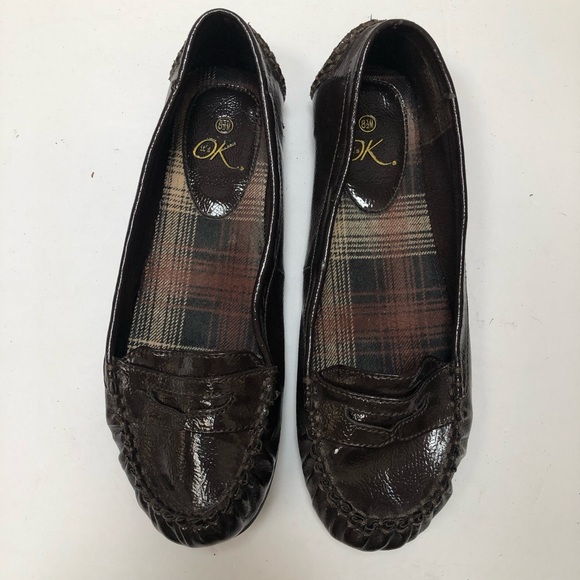 Ladies brown faux patent leather slip on flats. Size 8.5 - Picture 1 of 7